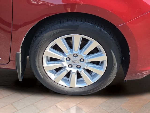 Used 2017 Red Toyota XLE image 22