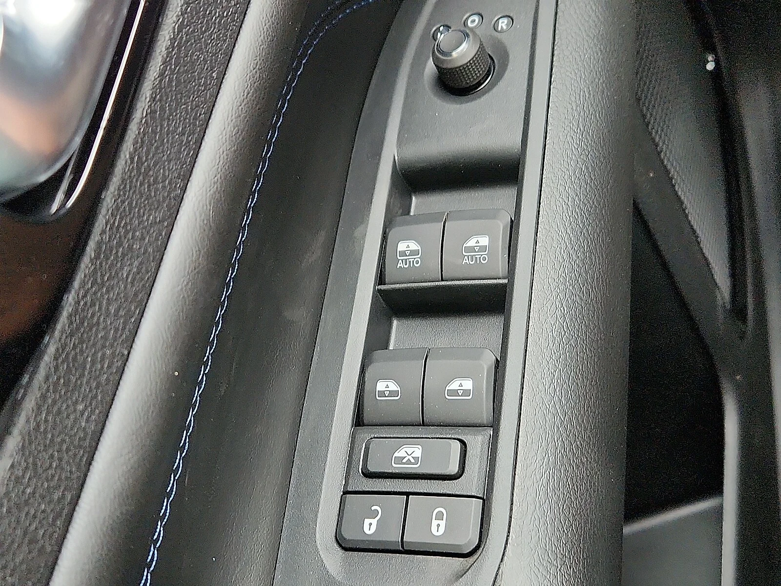 New 2026 Red Jeep LATITUDE ALTITUDE 4X4 image 17