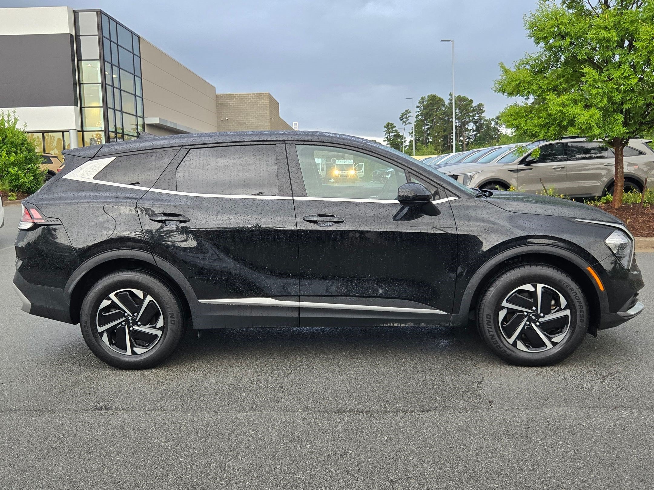 Used 2023 Fusion Black Kia LX image 7