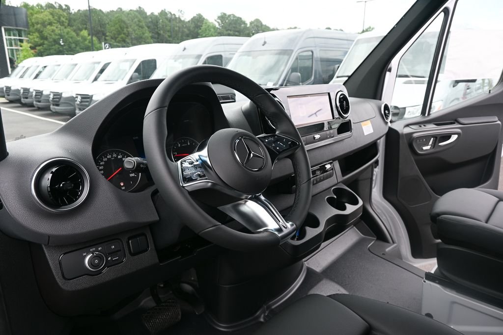 New 2026 Arctic White Mercedes-Benz Cargo 170 WB image 6