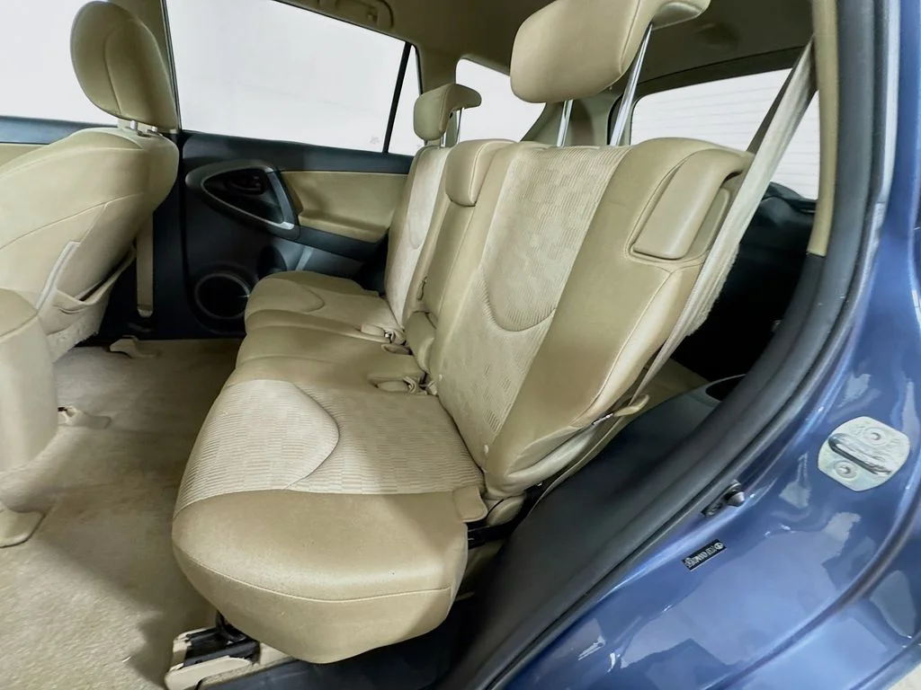 Used 2010 Blue Toyota Base image 26