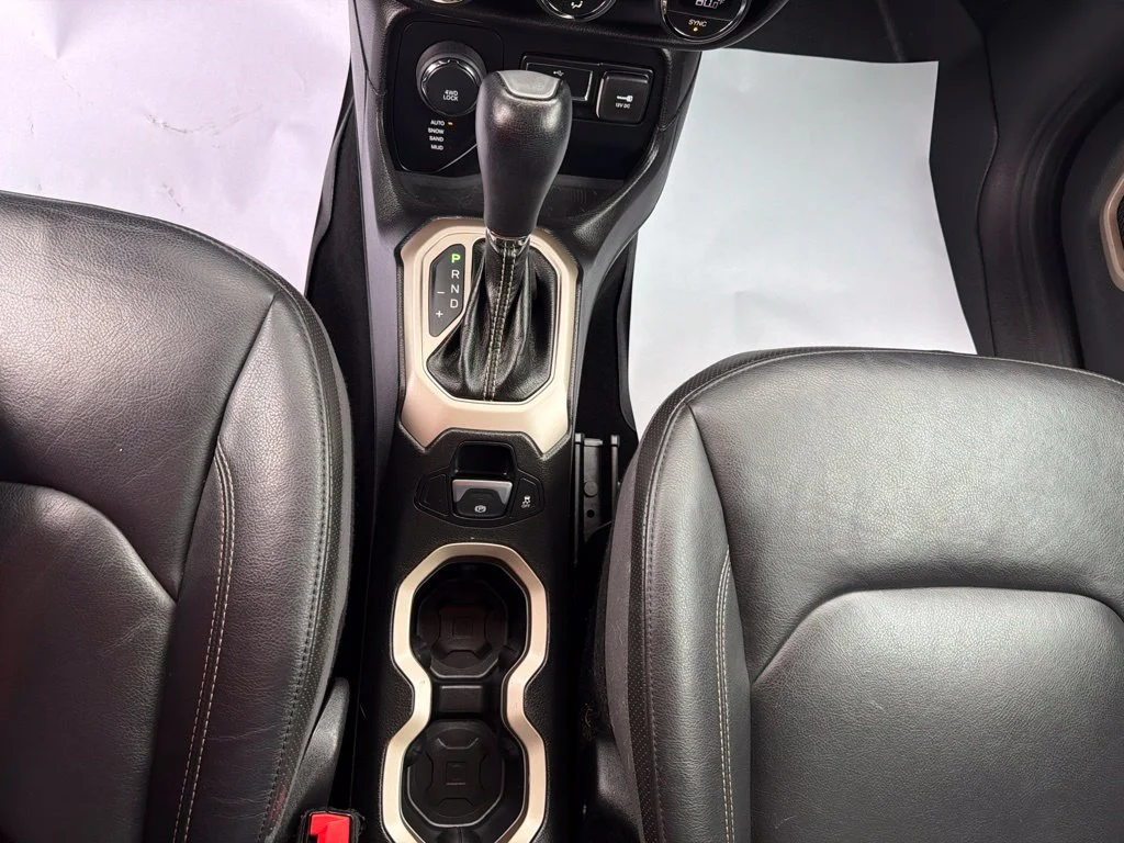 Used 2015 Black Jeep Limited image 23