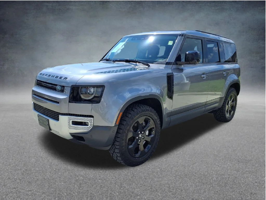 Used 2023 Black Land Rover SE image 3