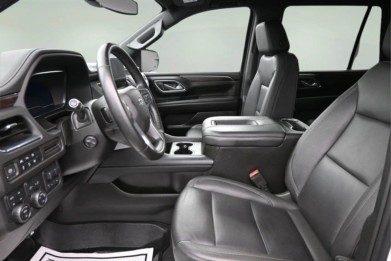 Used 2023 White Chevrolet Z71 image 29