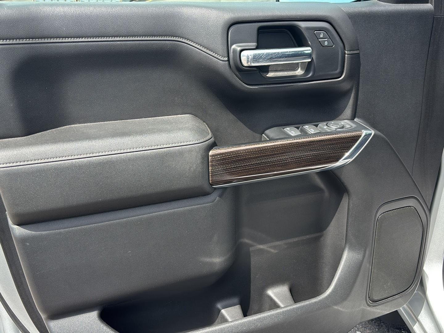 Used 2019 Silver Ice Metallic Chevrolet LT image 13