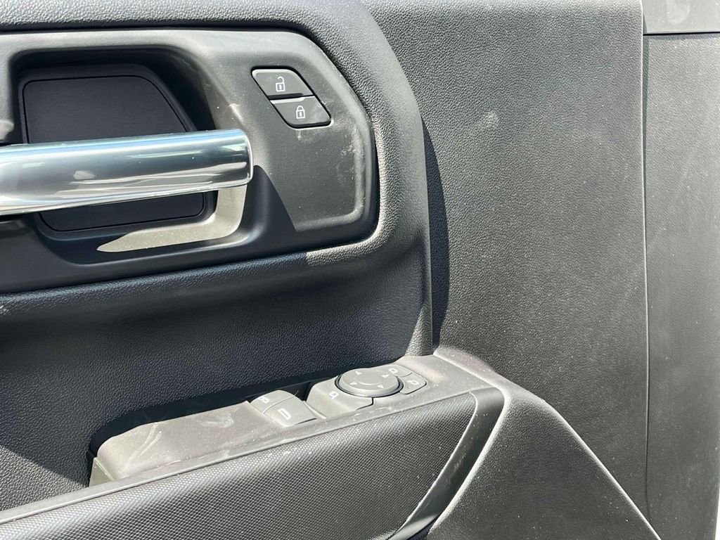 2025 GMC Sierra 3500HD Pro - Photo 19