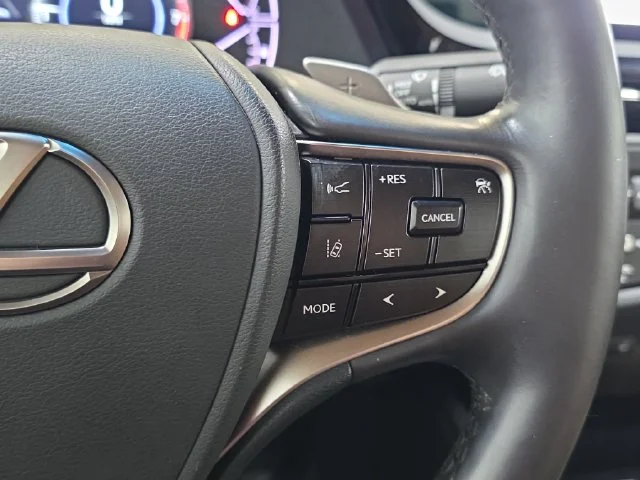 Used 2023 Iridium Lexus 350 image 17