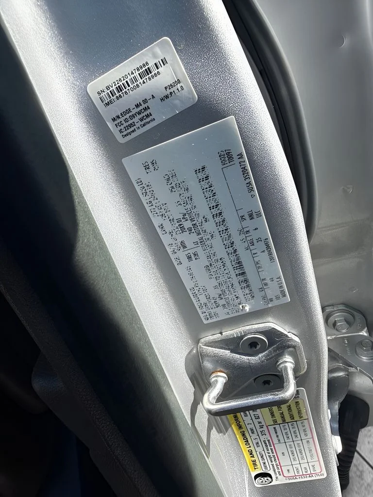 Used 2018 Silver Lincoln Reserve image 31