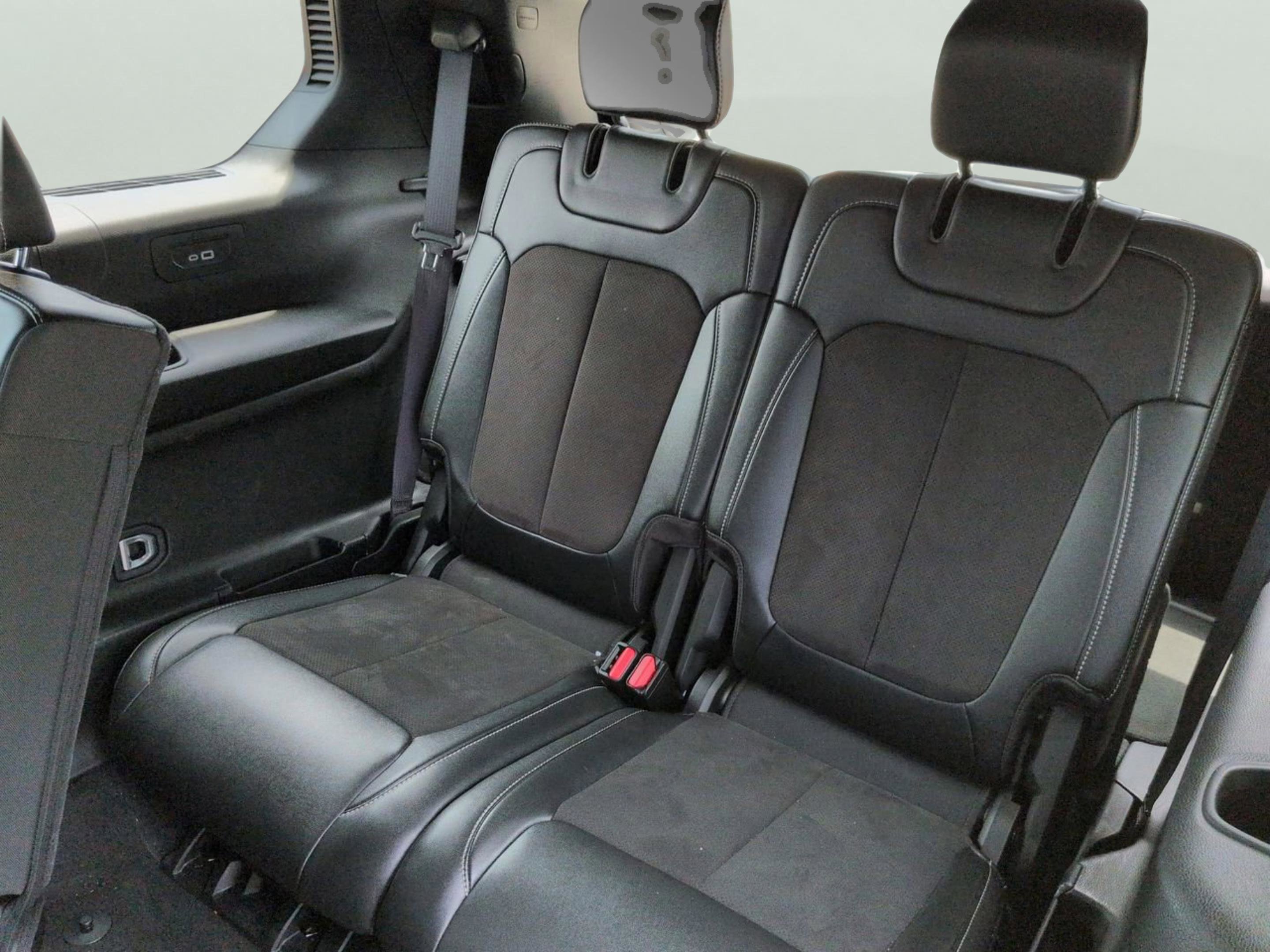 Used 2024 Baltic Gray Metallic Clearcoat Jeep Altitude image 12
