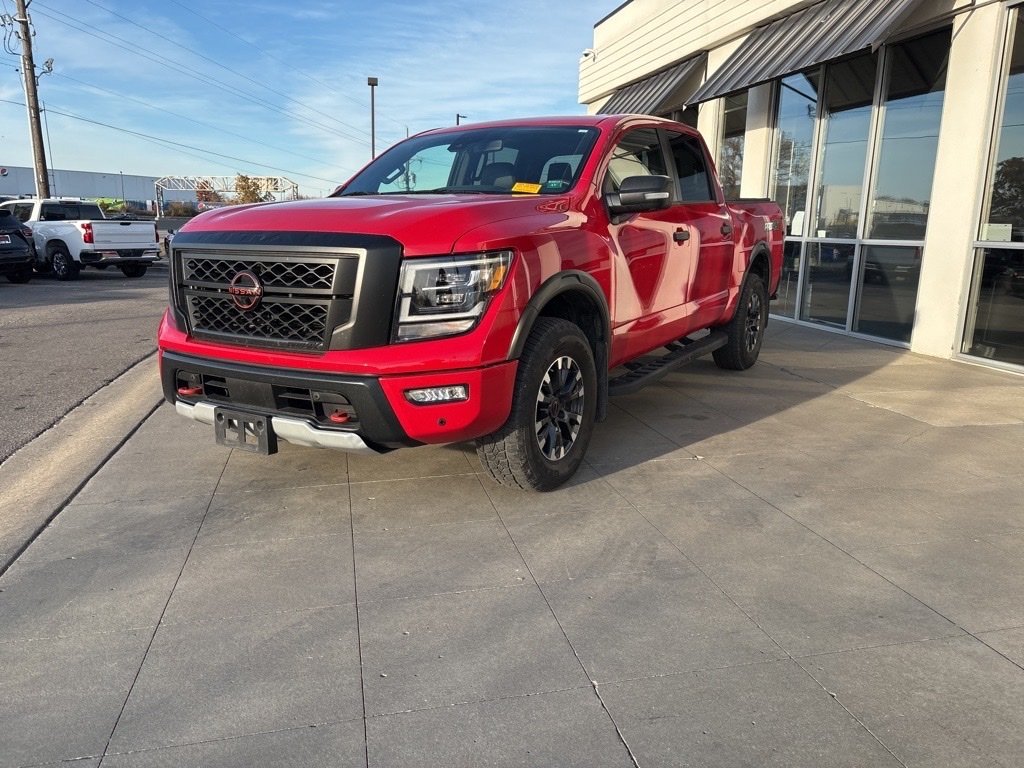 2024 Nissan Titan PRO-4X photo 4