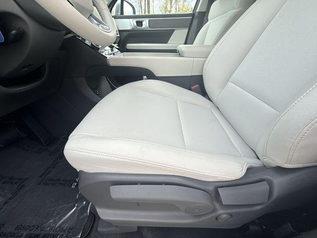 New 2026 Silver Hyundai SE image 12
