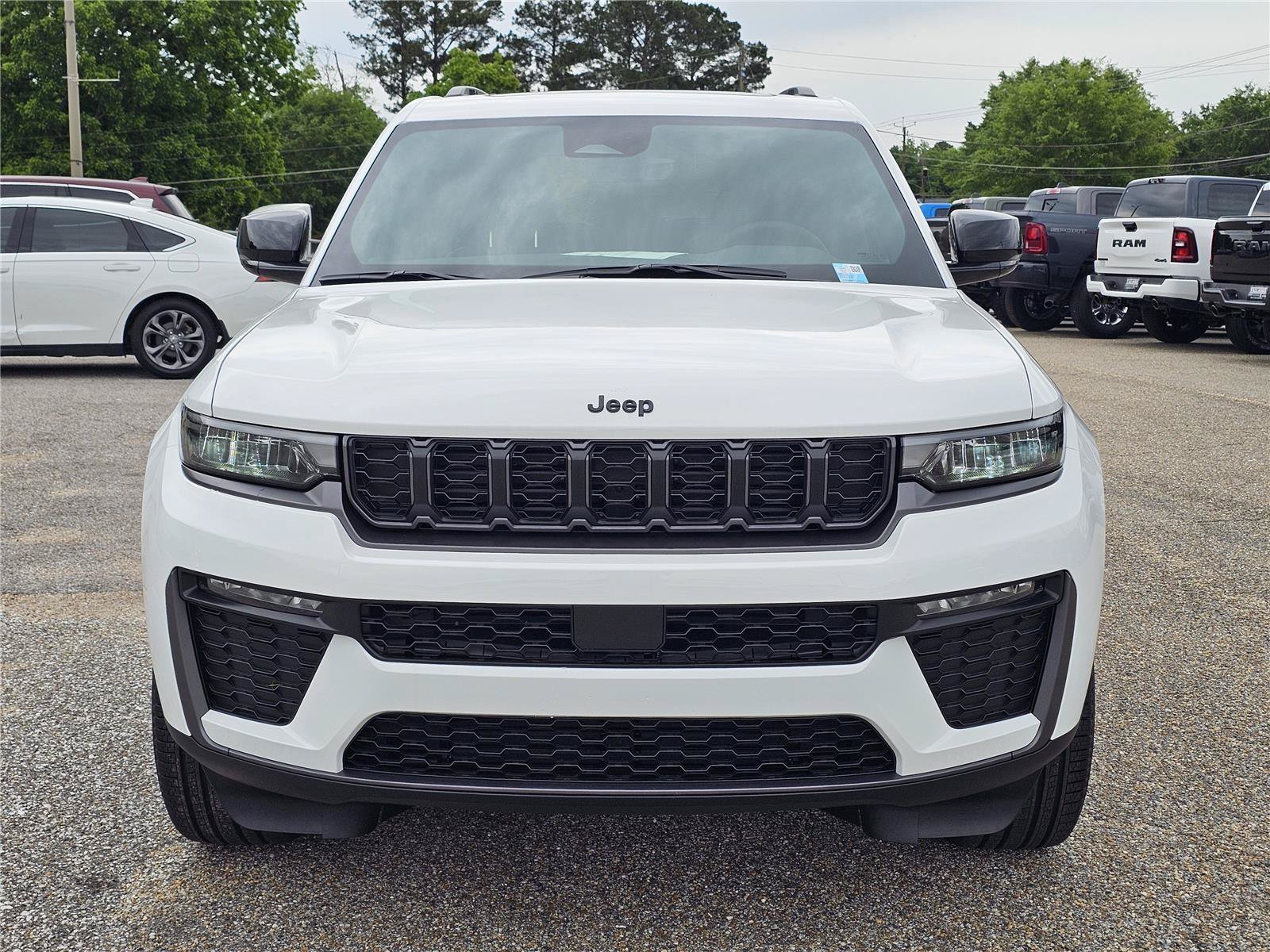 New 2026 Bright White Clear-Coat Exterior Paint Jeep Limited image 2