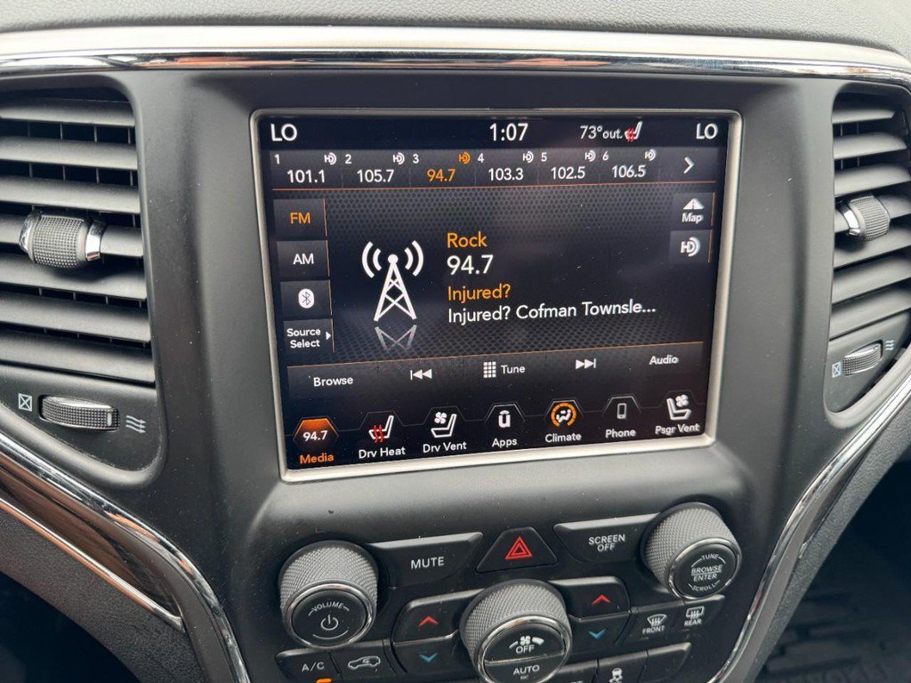 Used 2018 Diamond Black Crystal Pearlcoat Jeep Overland image 20