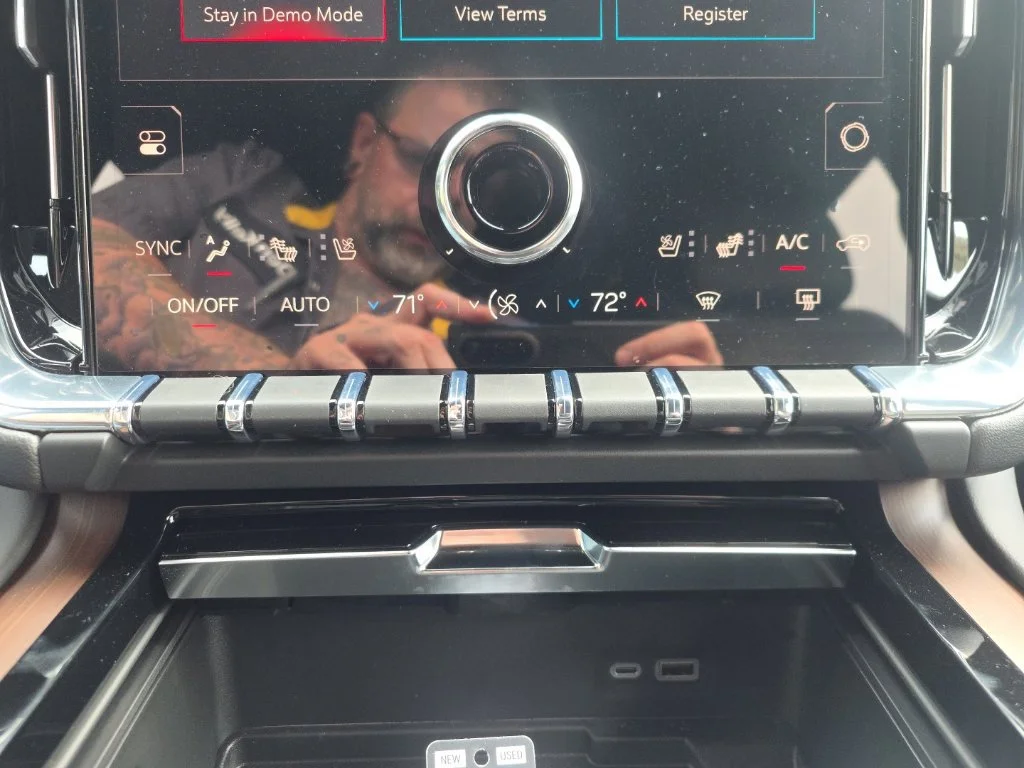2026 GMC Yukon Denali - Photo 28
