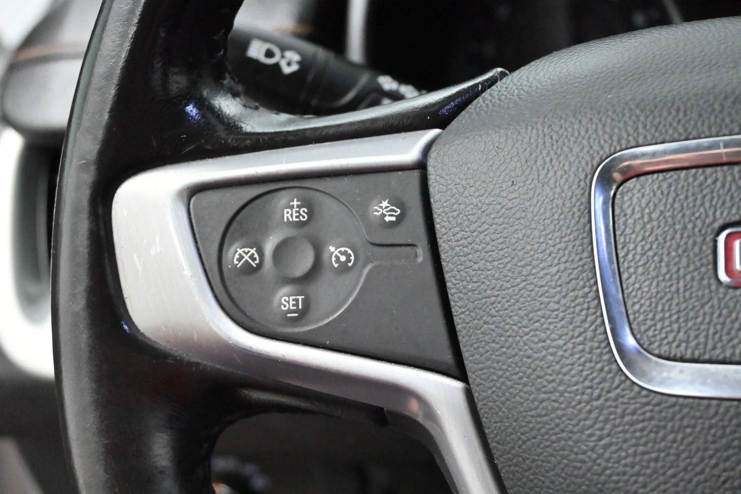 Used 2020 Summit White GMC SLE image 18
