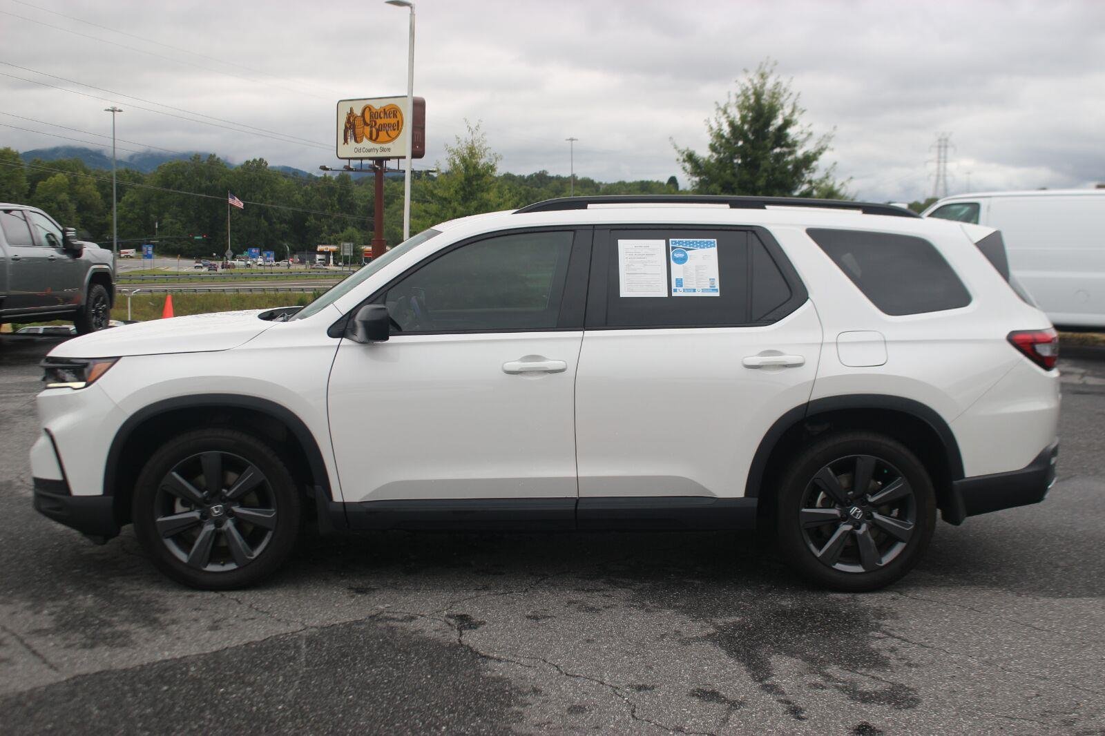 Used 2025 White Honda Sport image 4