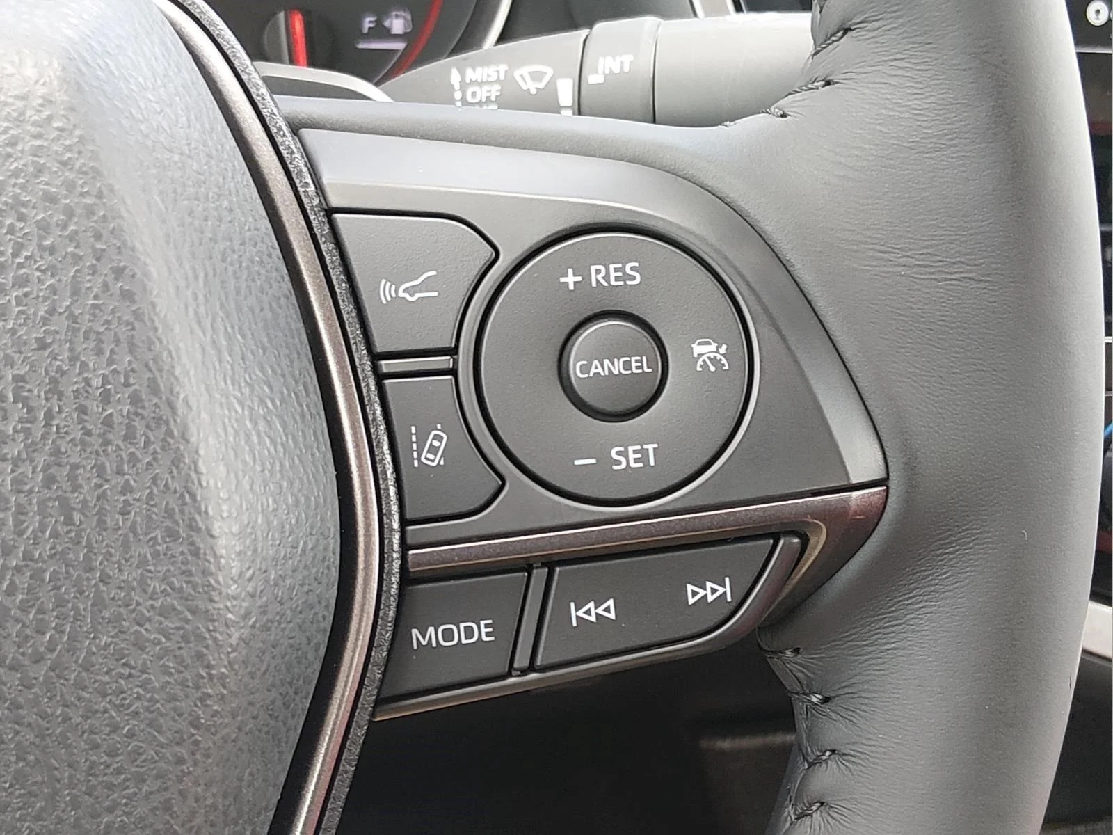 Used 2021 Wind Chill Pearl Toyota XSE image 29