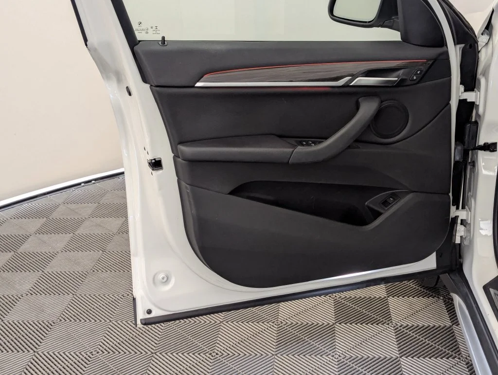 Certified Used 2018 White BMW xDrive28i image 32