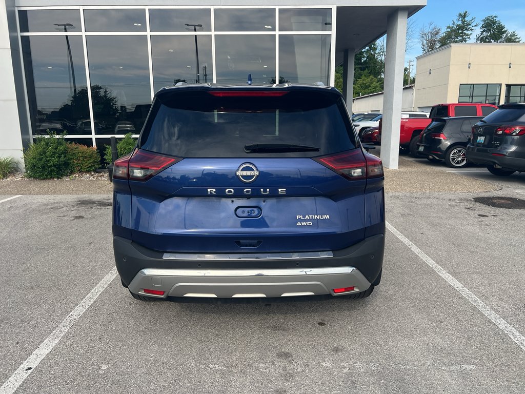 Used 2023 Caspian Blue Metallic Nissan Platinum image 8