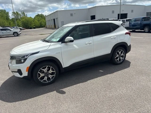 Used 2022 Kia Seltos EX with VIN KNDERCAAXN7240885 for sale in Kansas City
