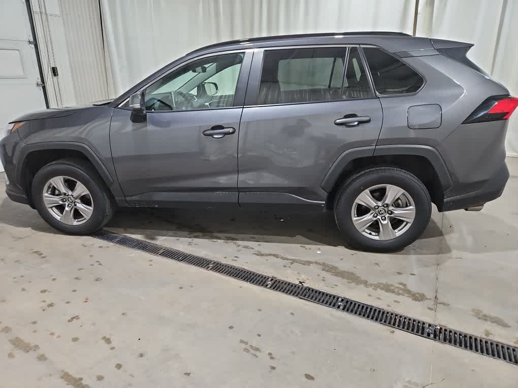 Used 2025 Magnetic Gray Metallic Toyota XLE image 4