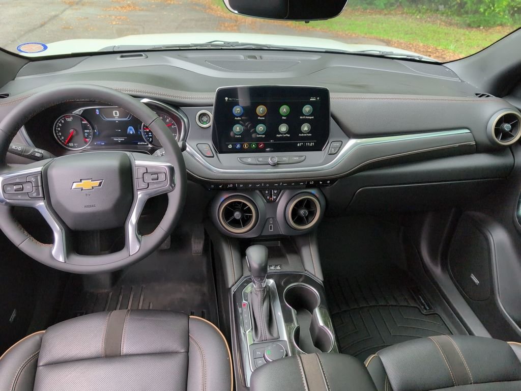 Used 2023 Beige Chevrolet Premier image 27