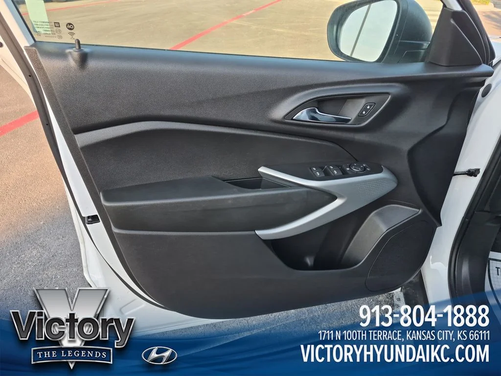 Used 2025 White Chevrolet LS image 10