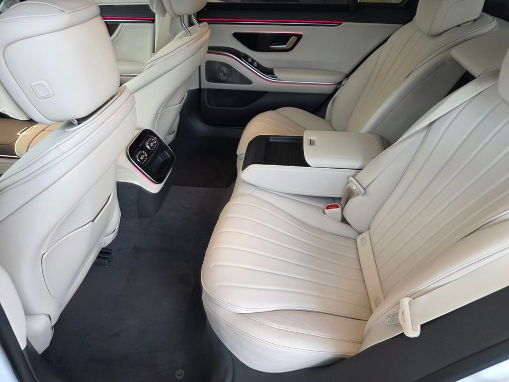 New 2027 MANUFAKTUR Moonlight White Metallic Mercedes-Benz S 500 image 11