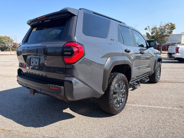 Used 2025  Toyota SR5 image 9
