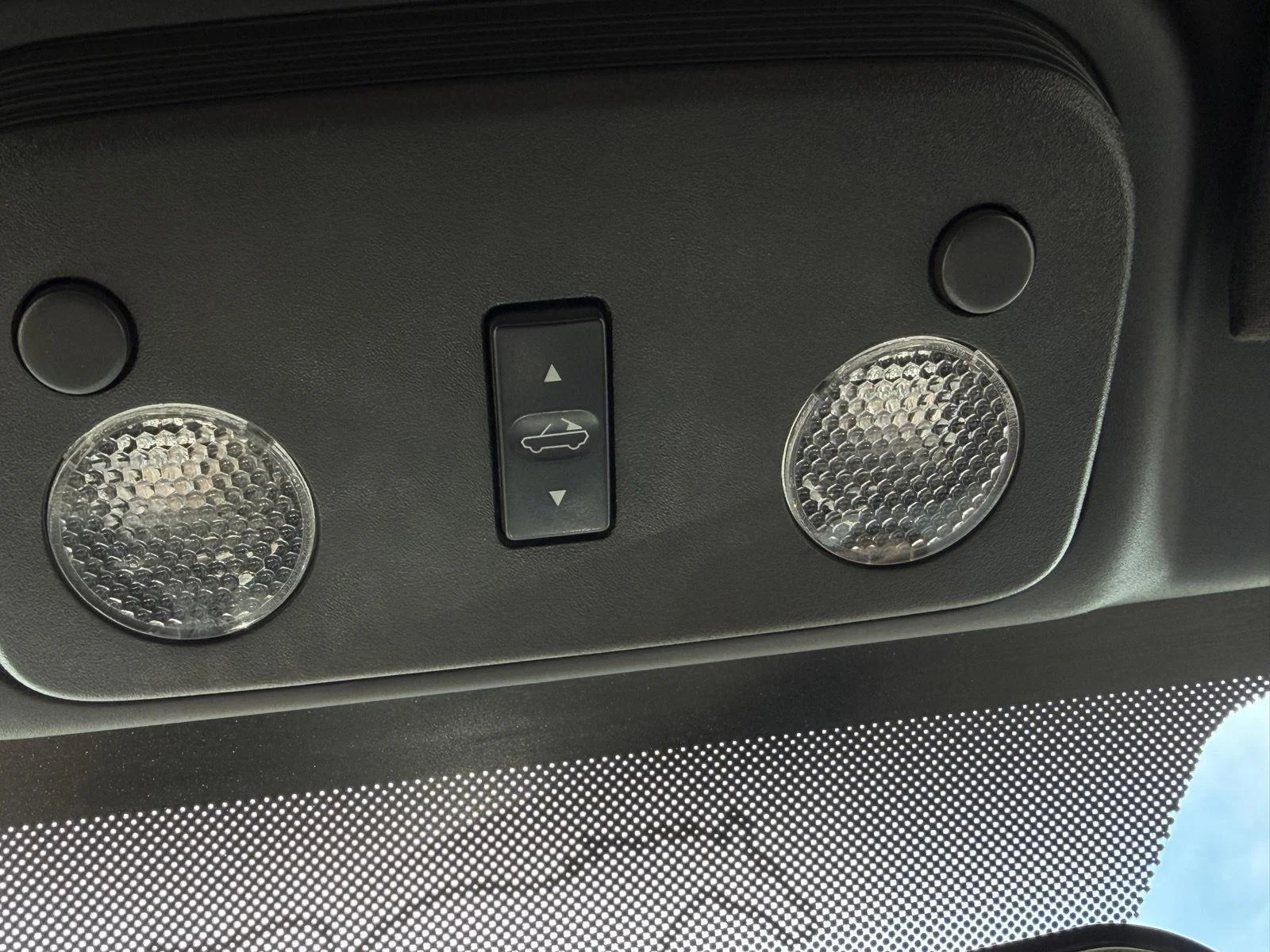 Used 2006  Ford GT Deluxe image 9