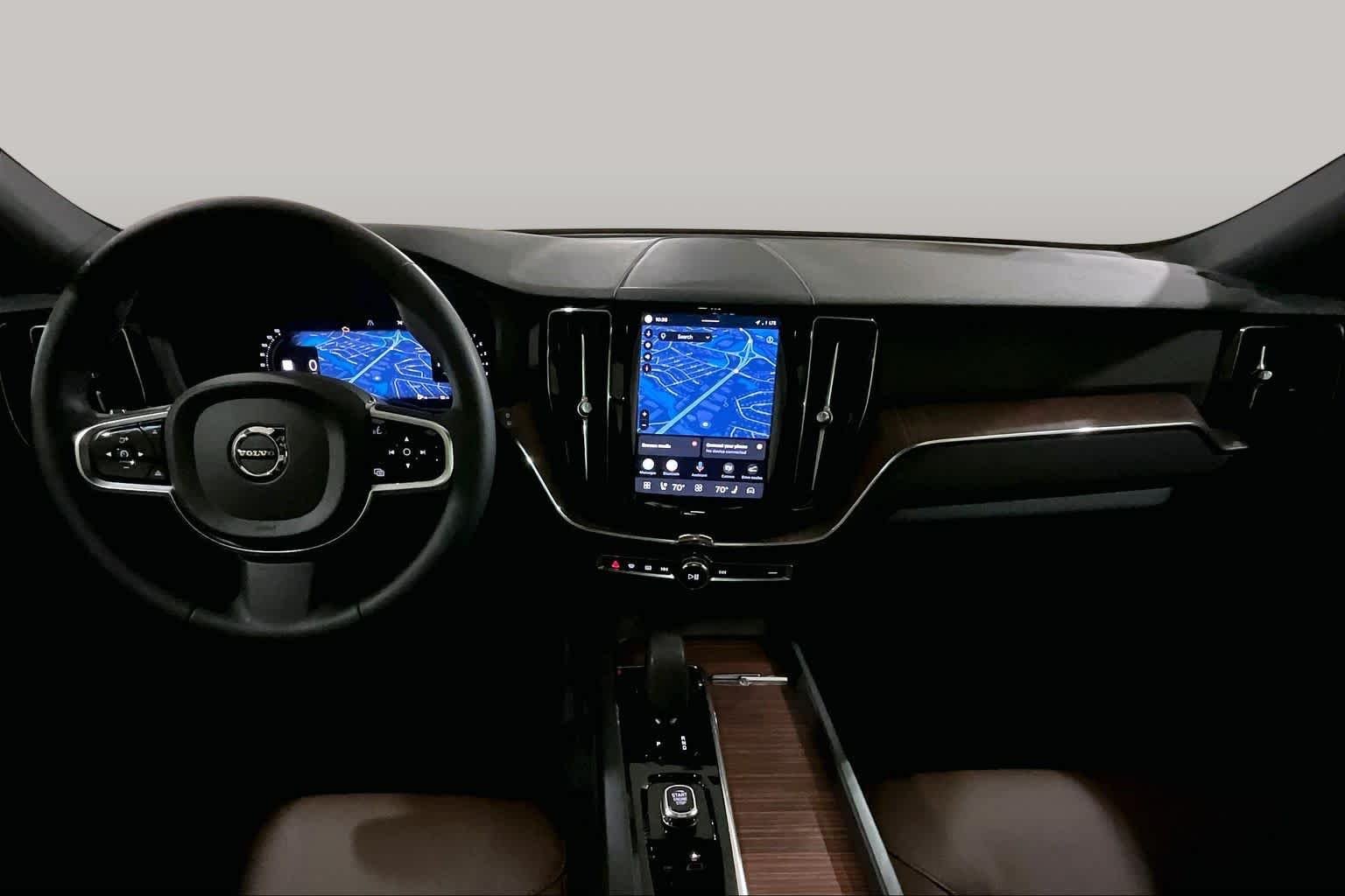 Used 2023 BLACK Volvo Plus Bright Theme image 15