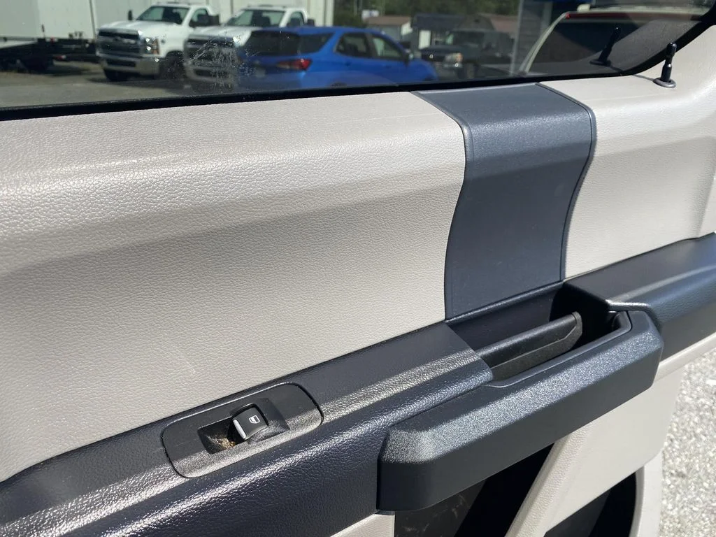 Used 2022 White Ford XL image 42