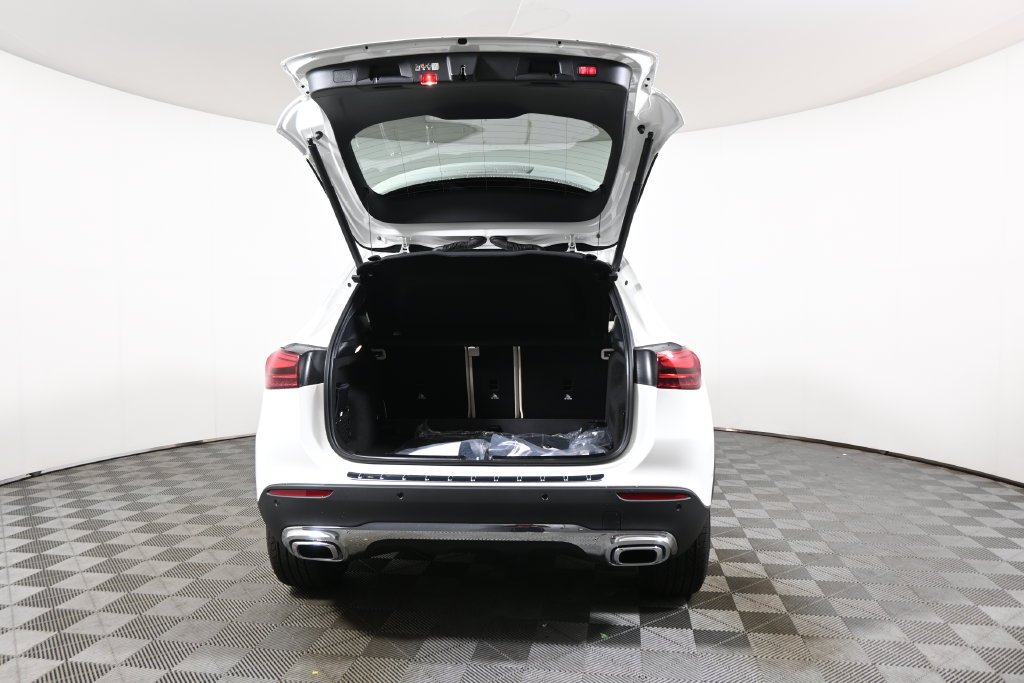 Used 2026 Polar White Mercedes-Benz GLA 250 image 33
