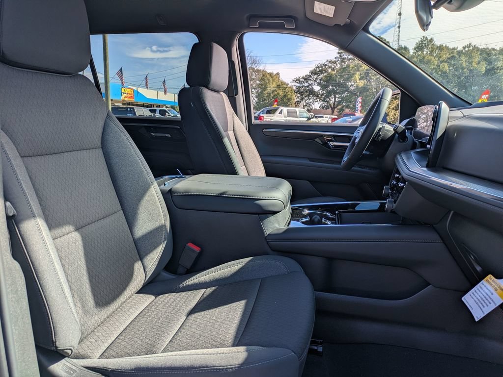2026 Chevrolet Suburban LS - Photo 31