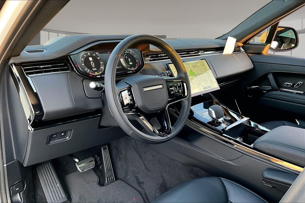 New 2026 FUJI WHITE Land Rover Dynamic SE image 7