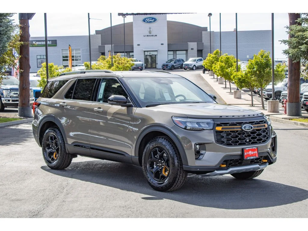 New 2026 MARSH GRAY Ford Tremor image 2