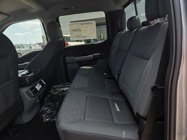 New 2026 Oxford White Ford XLT image 15