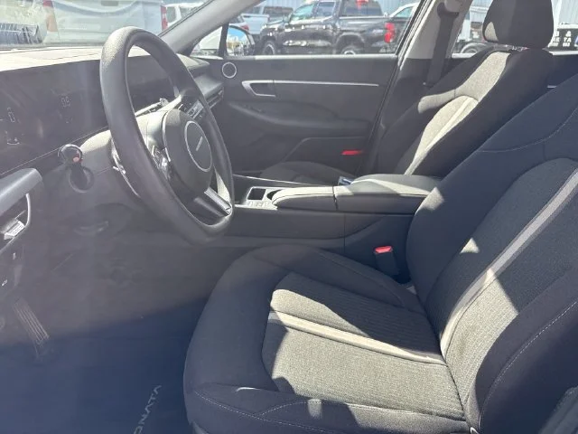 Used 2024 White Hyundai SEL image 11