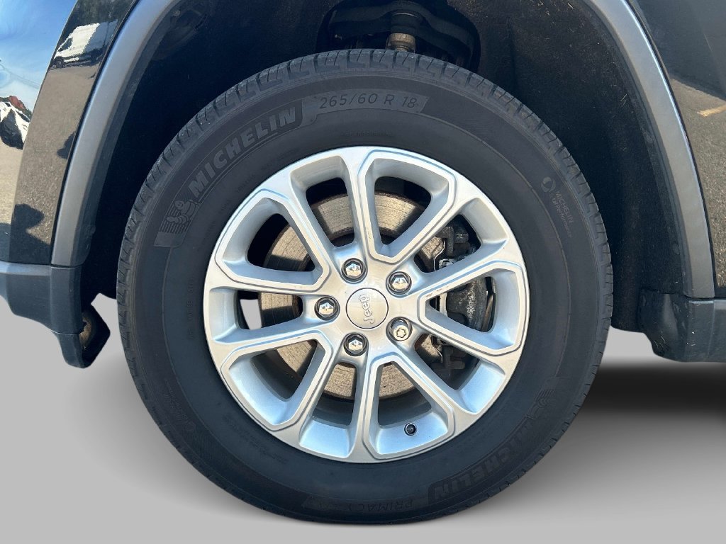 Used 2021 Black Jeep Laredo E image 9