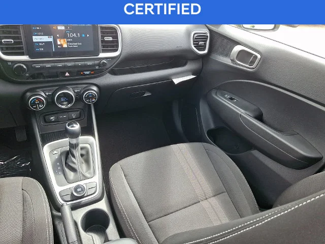 Used 2023 Green Hyundai SEL image 16