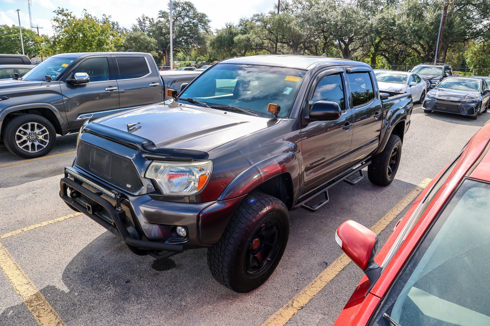 Used 2013 MAGNETIC GRAY MET Toyota DBL CAB 4WD V6 AT image 2