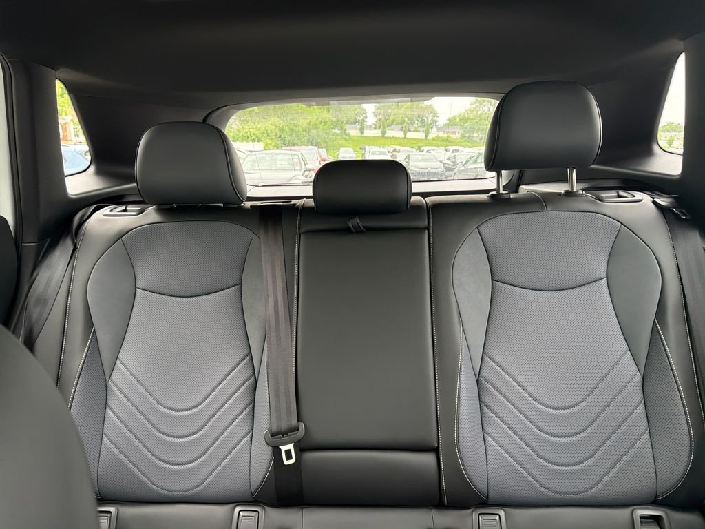 New 2026  Volkswagen 2.0T SE R-Line Black image 31
