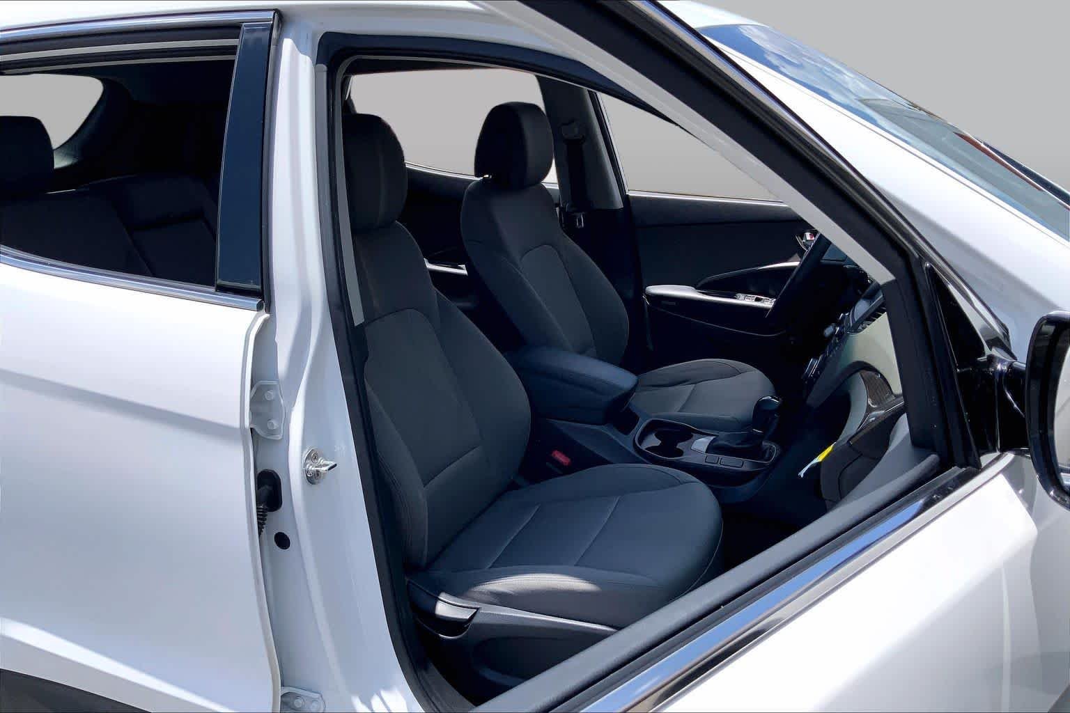 Used 2017 Frost White Pearl Hyundai 2.4L image 9