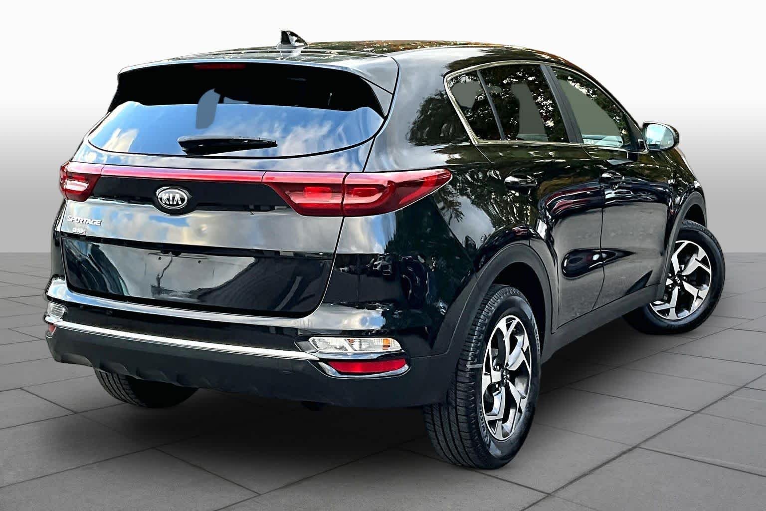 Used 2020 Black Cherry Pearl Kia LX image 13