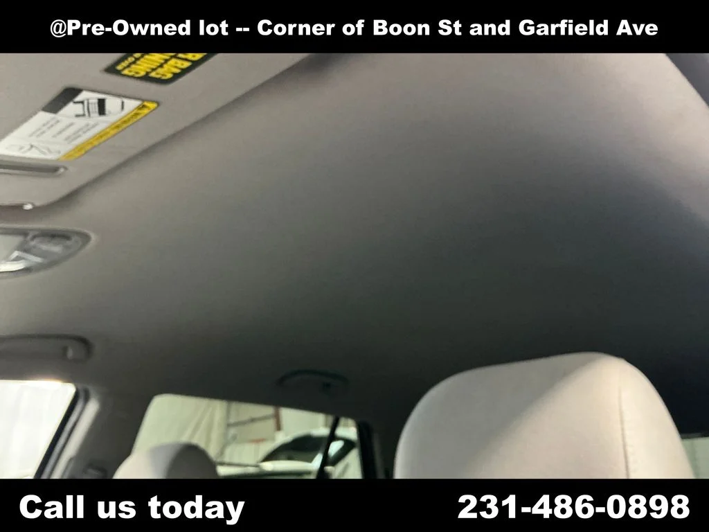 Used 2009 Silver Hyundai GLS image 13