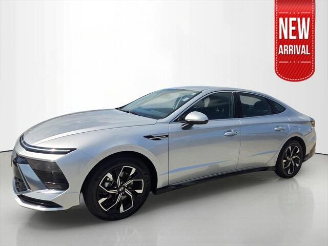 Used 2025 Aero Silver Hyundai SEL image 1