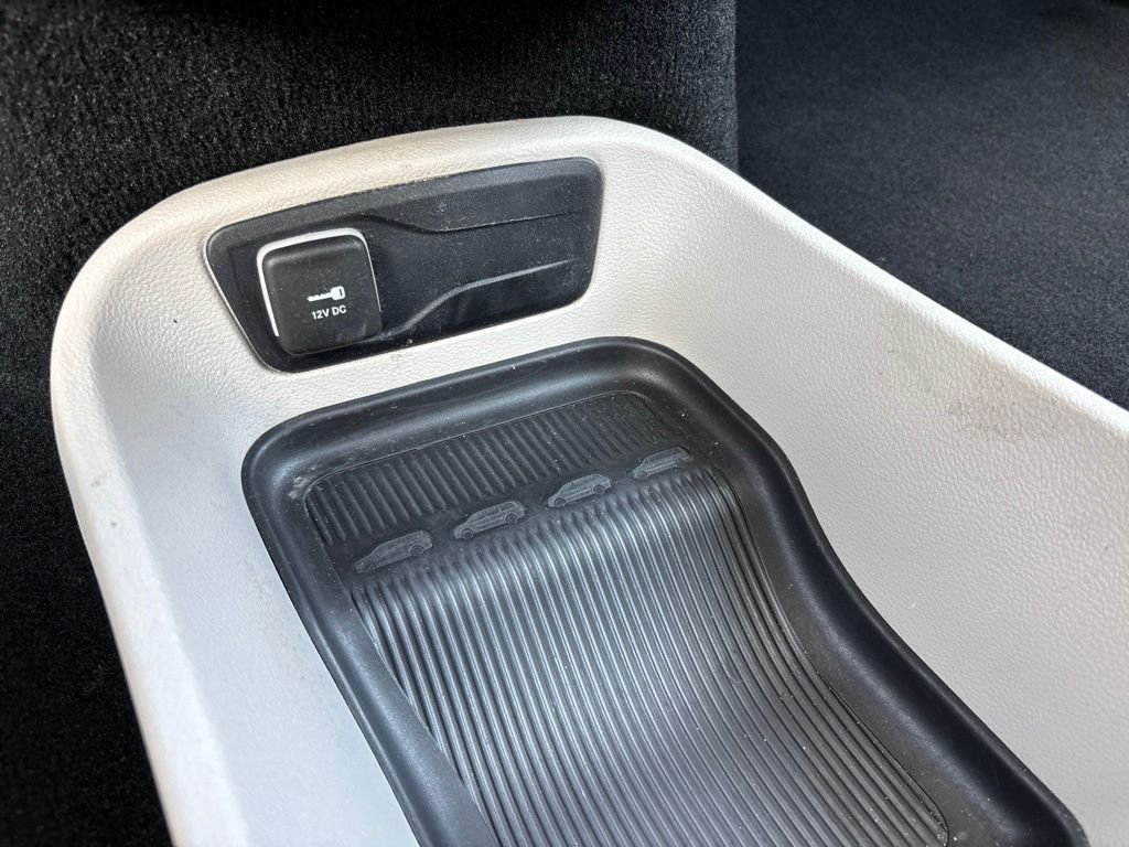 Used 2024 Silver Chrysler Touring L image 33