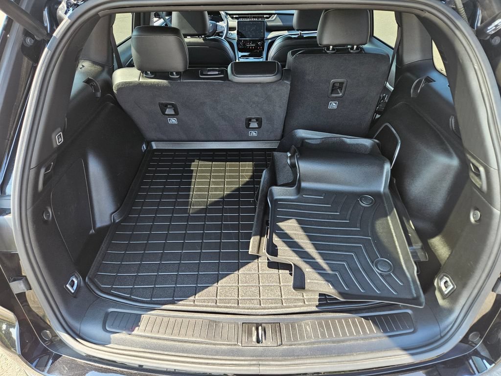 Used 2024 Black Jeep  image 17