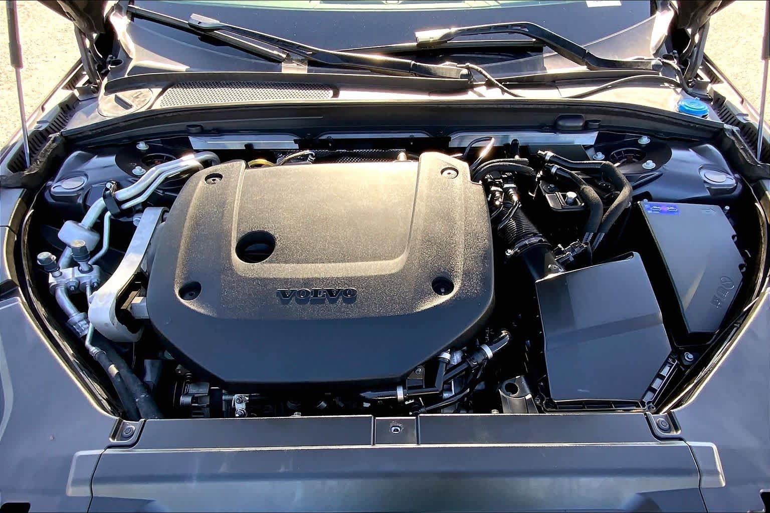 Used 2023 Platinum Grey Metallic Volvo Ultimate image 32