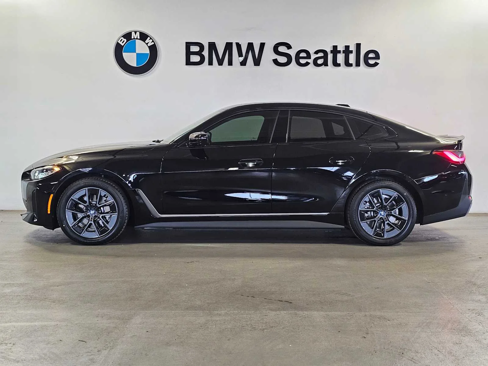 Certified Used 2023 Jet Black BMW eDrive35 image 3